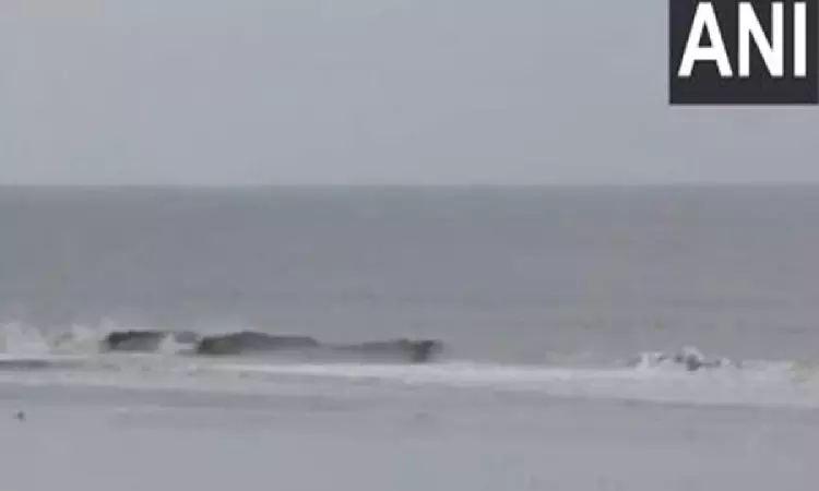 Severe Cyclonic storm Remal continues to move northward, to gradually weaken into Cyclonic storm today