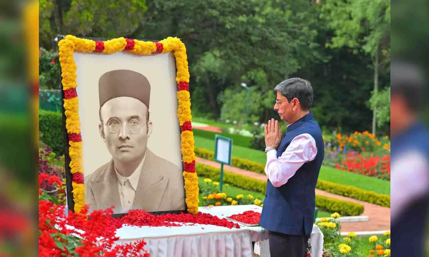 Governor Ravi pays tributes to Savarkar on latter’s birth anniversary