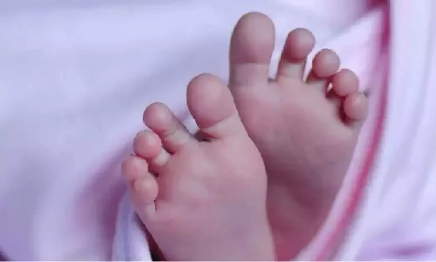 11-month-old baby drowns in a bucket of water outside the house in Selaiyur
