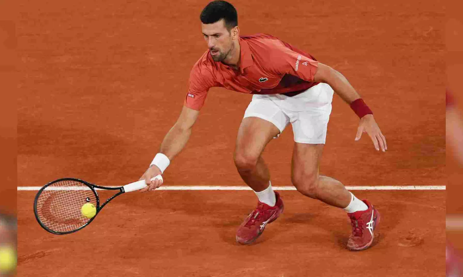 Djokovic dismantles Carballes Baena to reach third round