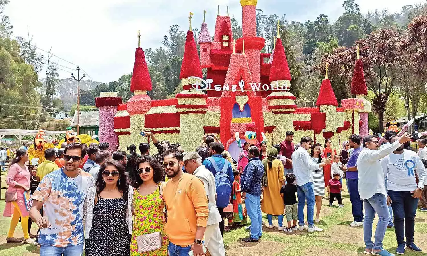 Rains, e-pass affect tourist footfall at Ooty Rains, e-pass affect tourist footfall at Ooty