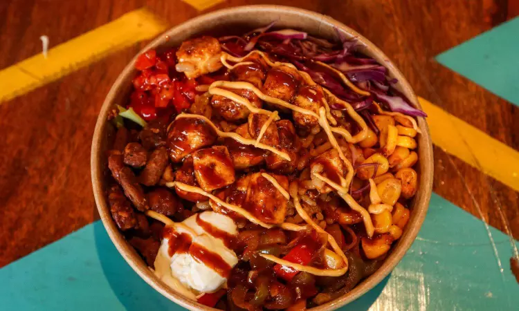 An  affordable vegetarian  hang-out spot  in  Anna  Nagar