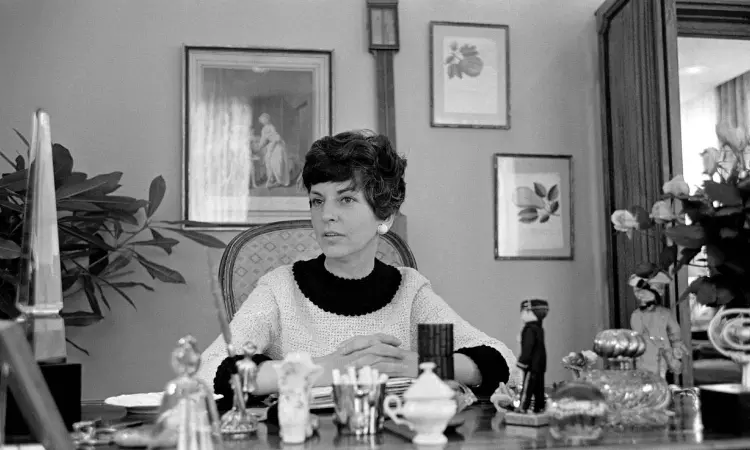 Nonfiction corner: They revolutionized shopping, with tea sandwiches on the side