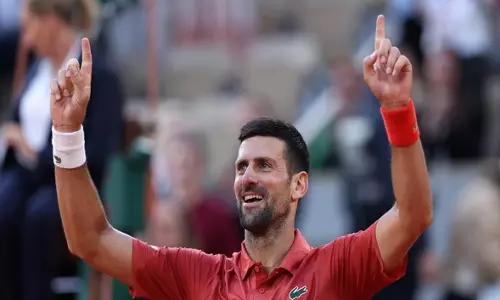 Novak Djokovic undergoes successful knee surgery