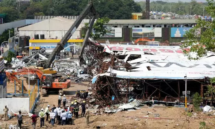 Mumbai Tragedy: Weak foundation blamed for billboard collapse, 17 lives lost