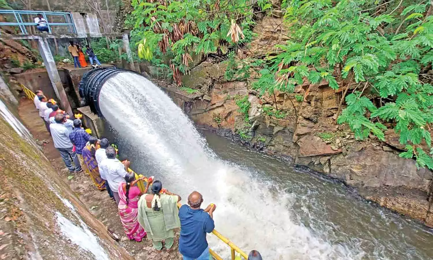 Water released from Aliyar dam to irrigate old Ayacut areas in Pollachi Water released from Aliyar dam to irrigate old Ayacut areas in Pollachi