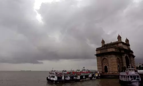 Mercury drops as Mumbai receives more than 50 mm rainfall with monsoon arrival