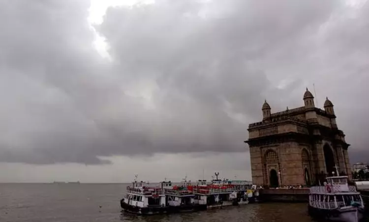 Mercury drops as Mumbai receives more than 50 mm rainfall with monsoon arrival Mercury drops as Mumbai receives more than 50 mm rainfall with monsoon arrival