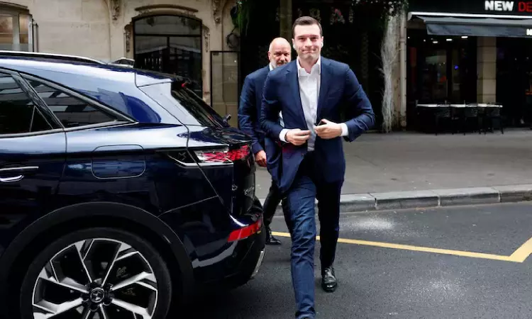 French left-wing parties pledge to team up for snap elections French left-wing parties pledge to team up for snap elections
