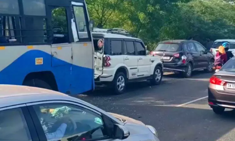 Multi-vehicle collision at Paranur Toll Plaza in Chengalpattu district causes traffic jam
