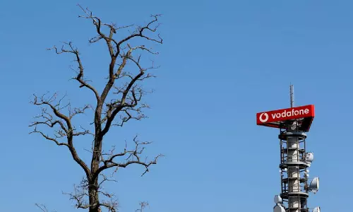 Vodafone sells 18 pc stake in Indus Towers for Rs 15,300 crore Vodafone sells 18 pc stake in Indus Towers for Rs 15,300 crore