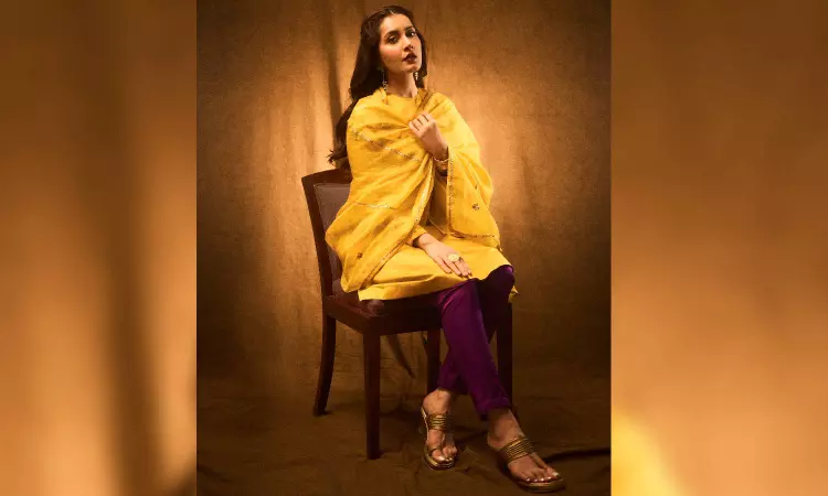 Raashii Khanna celebrates 10 years in Tollywood, calls  Oohalu Gusagusalade her comfort film