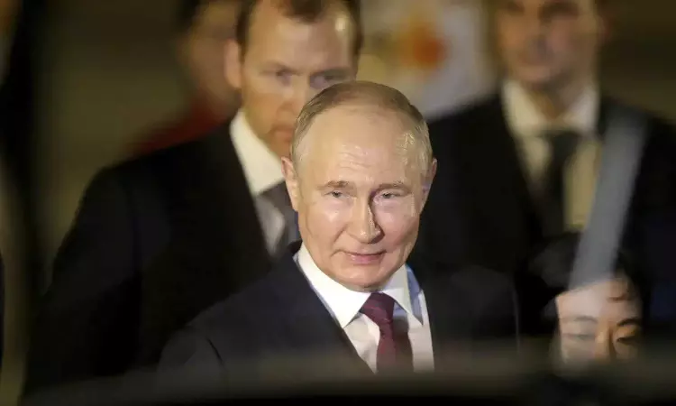 Russia hands an 8-year prison term to a newspaper publisher in Siberia over Ukraine war criticism