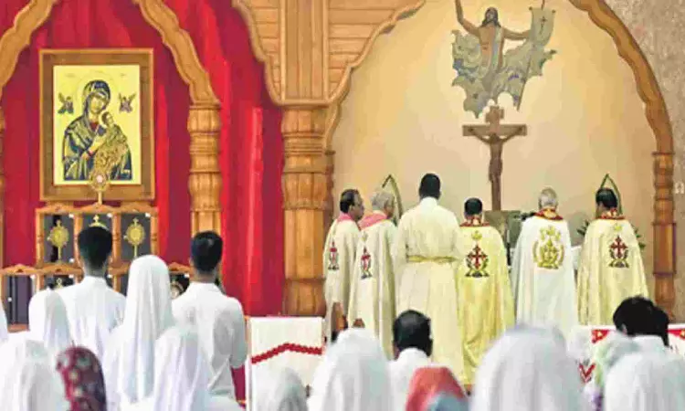 Uniform Holy Mass: Protesting priests reject fresh note issued by Syro-Malabar church Uniform Holy Mass: Protesting priests reject fresh note issued by Syro-Malabar church