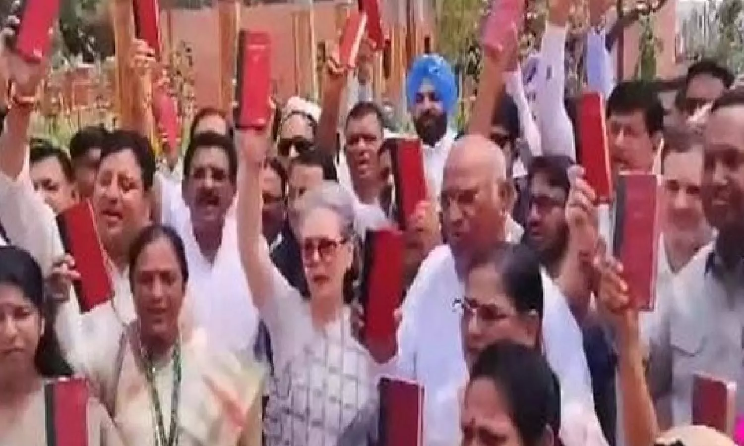 Ahead of first LS session, INDIA bloc MPs march together as show of strength
