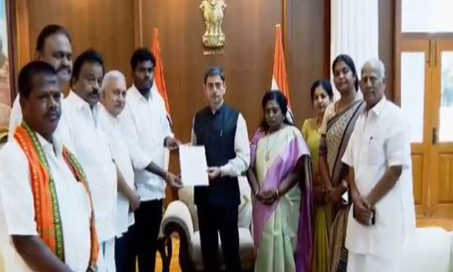 Kallakurichi hooch deaths: Tamil Nadu BJP delegation meets Governor Ravi