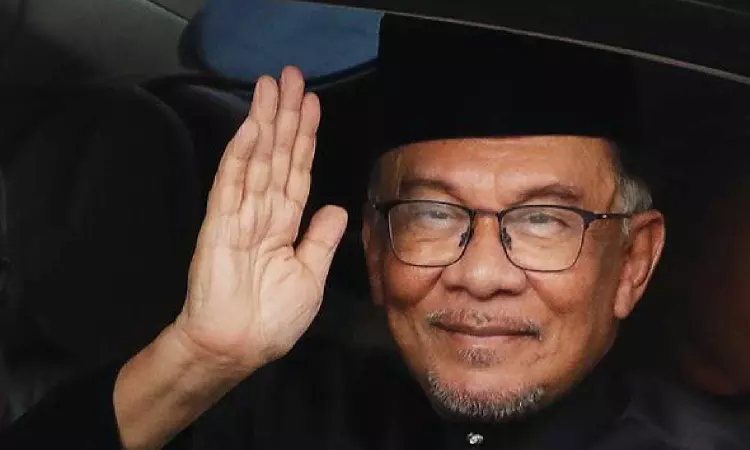 Malaysia detains 8 terror suspects, foiling possible threats against prime minister, king and others Malaysia detains 8 terror suspects, foiling possible threats against prime minister, king and others