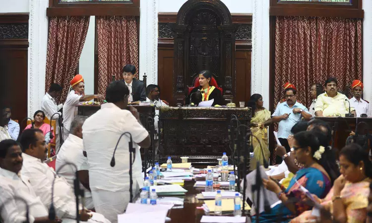 BJP councillor tears up Justice Chandru report on caste discrimination in schools, walks out of Chennai corporation council meet BJP councillor tears up Justice Chandru report on caste discrimination in schools, walks out of Chennai corporation council meet
