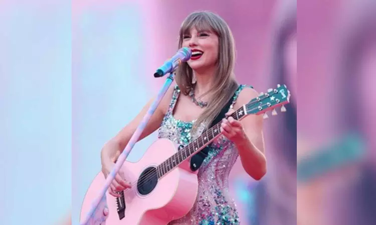 Taylor Swift gets stuck as her stage malfunctions during concert in Dublin Taylor Swift gets stuck as her stage malfunctions during concert in Dublin