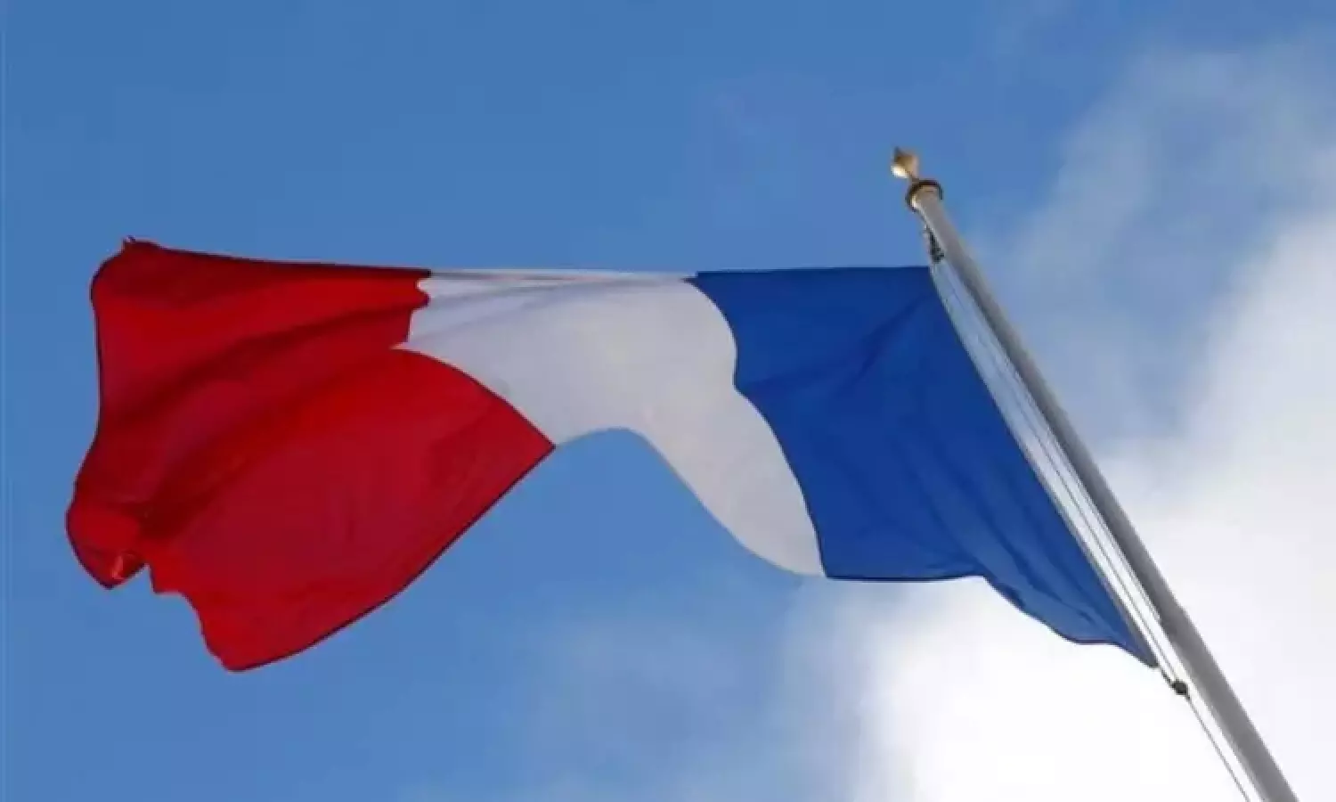 Frances government spokesperson is attacked on the campaign trail, days before decisive election