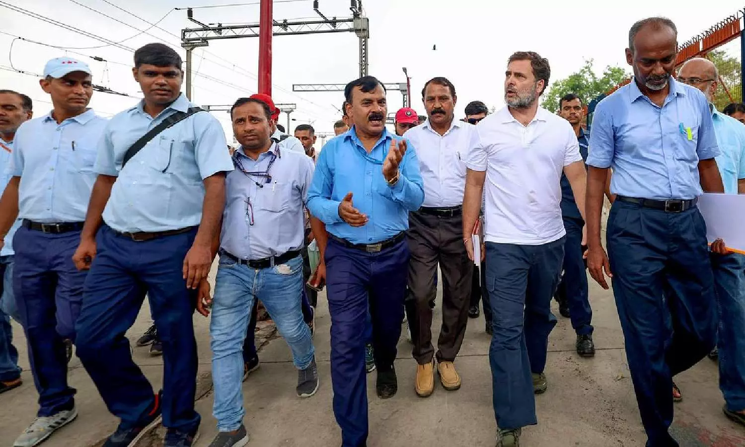 Railways says Rahul Gandhi met drivers from outside, We have similar issues, counter Unions