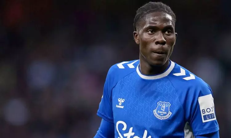 Villa close to signing Evertons Onana Villa close to signing Evertons Onana