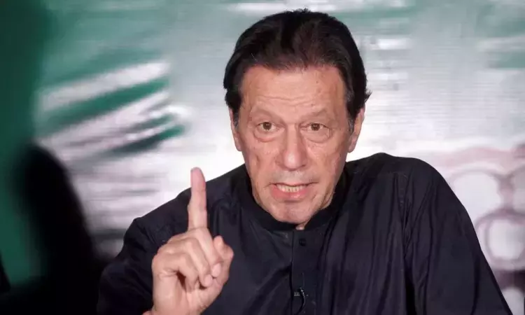 Pakistans ruling PML-N party looking confused after widespread criticism over move to ban Imran Khans party Pakistans ruling PML-N party looking confused after widespread criticism over move to ban Imran Khans party