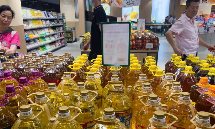 China cooking oil scandal exposes food safety problem China cooking oil scandal exposes food safety problem