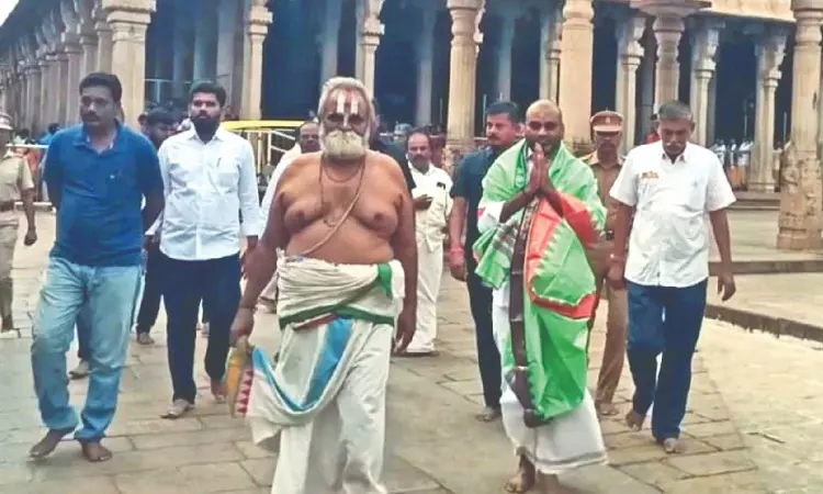L Murugan on spiritual trip, prays at Tiruchy Srirangam temple