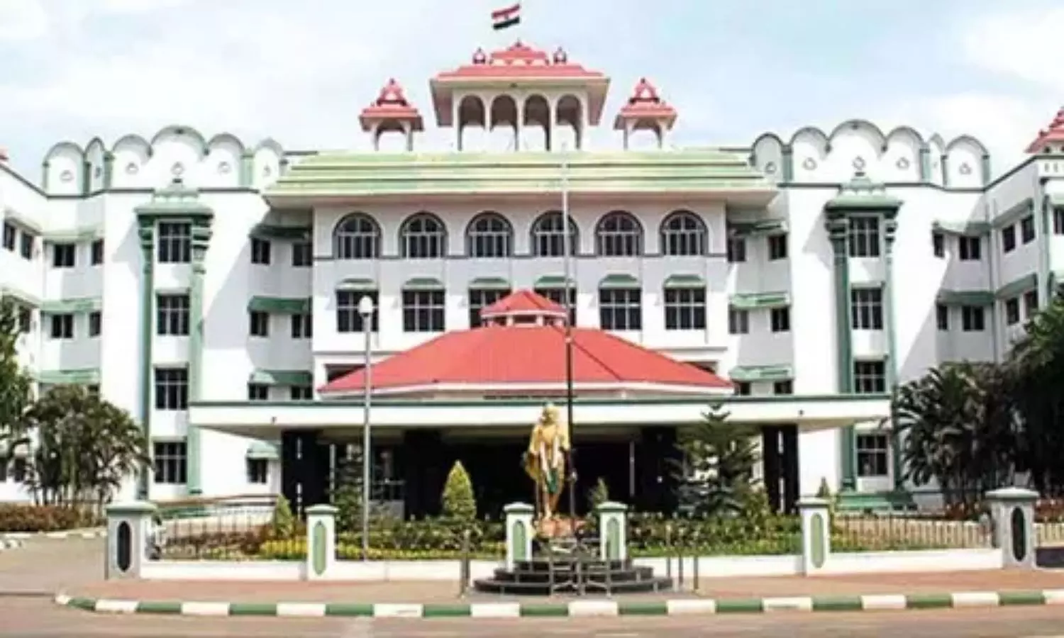 TN govt submits status report on Manjolai estate workers issue TN govt submits status report on Manjolai estate workers issue