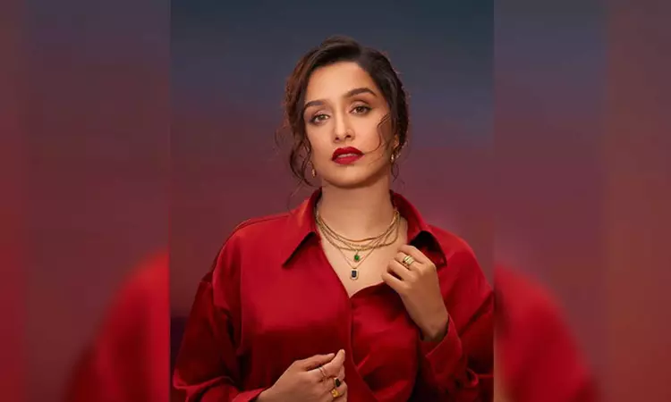 Shraddha Kapoor asks Duniya mein sabse best laal cheez kaunsi hai?, fans react Shraddha Kapoor asks Duniya mein sabse best laal cheez kaunsi hai?, fans react