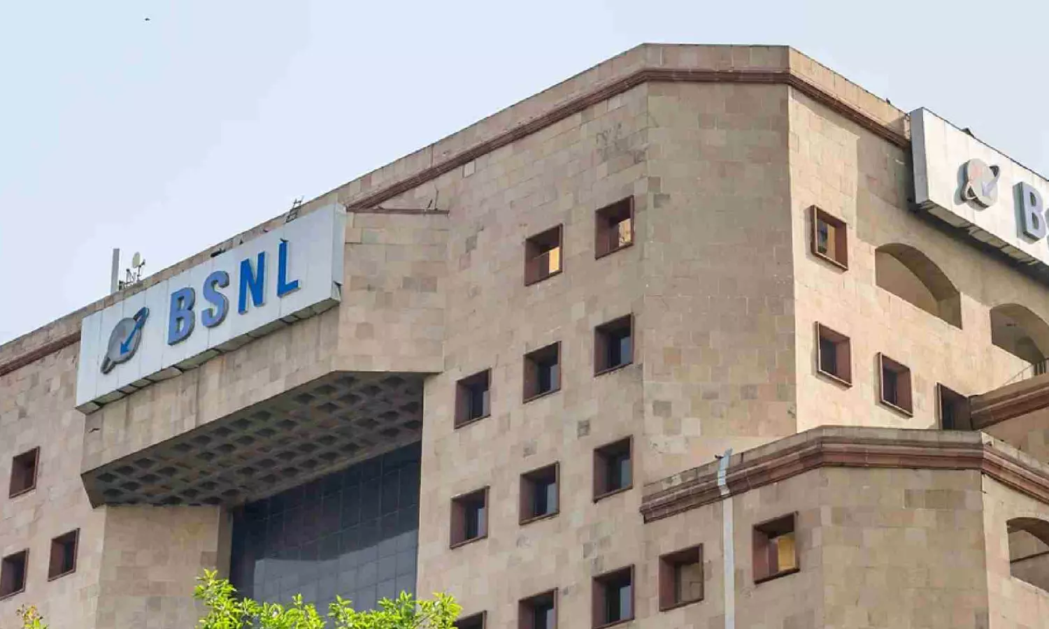 BSNL, Numaligarh Refinery ink pact for secure 5G captive network