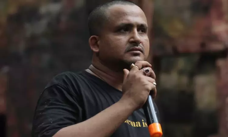 No technicians at first-day shoot of director debarred from making films for 3 months No technicians at first-day shoot of director debarred from making films for 3 months