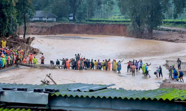 Kerala landslides: Extensive rescue operations in Wayanad, over 1,500 people rescued Kerala landslides: Extensive rescue operations in Wayanad, over 1,500 people rescued