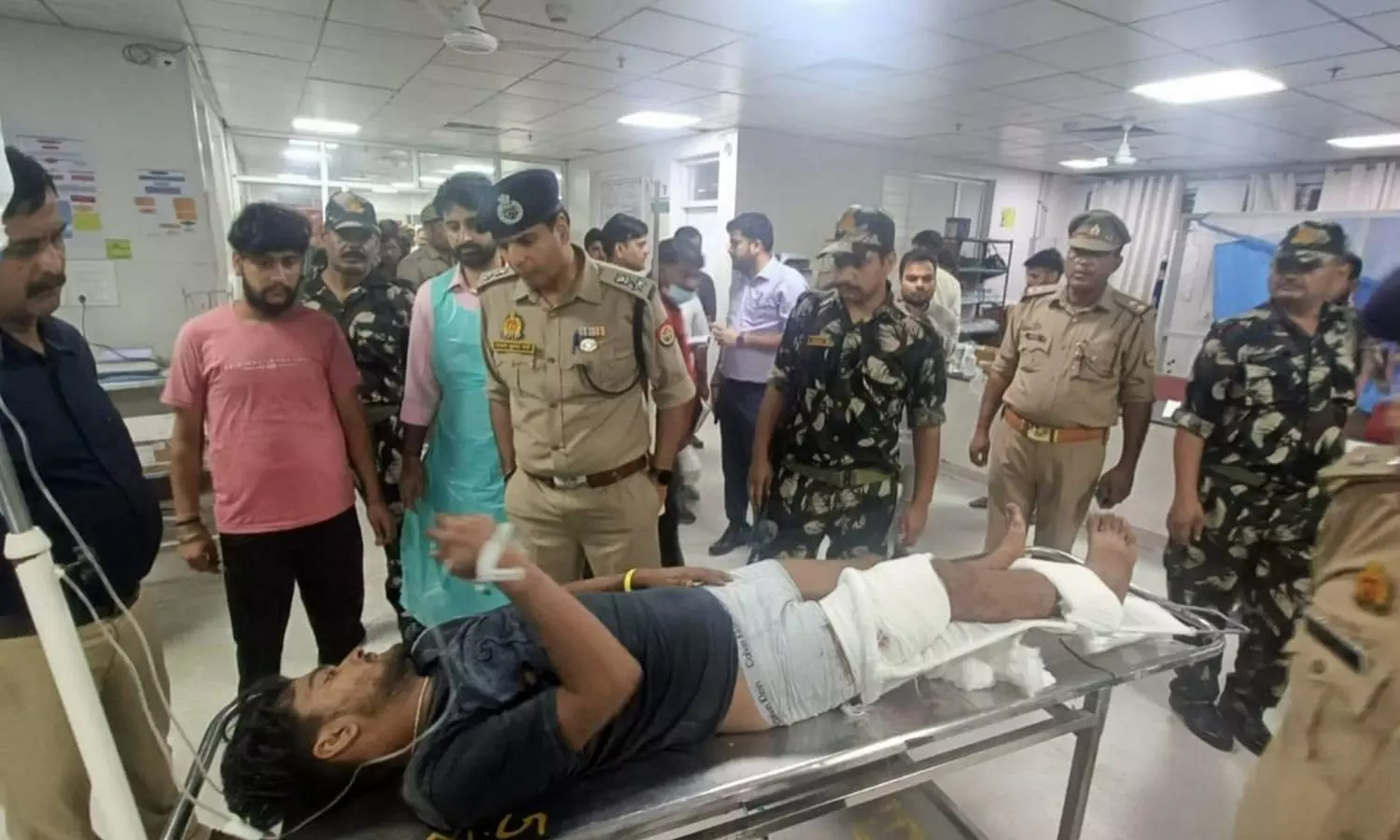 7 killed, 25 injured in bus-car collision on highway in UPs Etawah