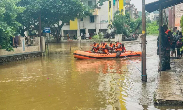 Rains lash western, central India; Srinagar-Leh highway closed after cloudburst in J-K Rains lash western, central India; Srinagar-Leh highway closed after cloudburst in J-K