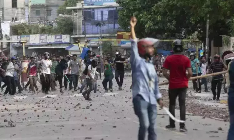 Bangladesh protesters storm Hasinas official residence after her departure as PM Bangladesh protesters storm Hasinas official residence after her departure as PM