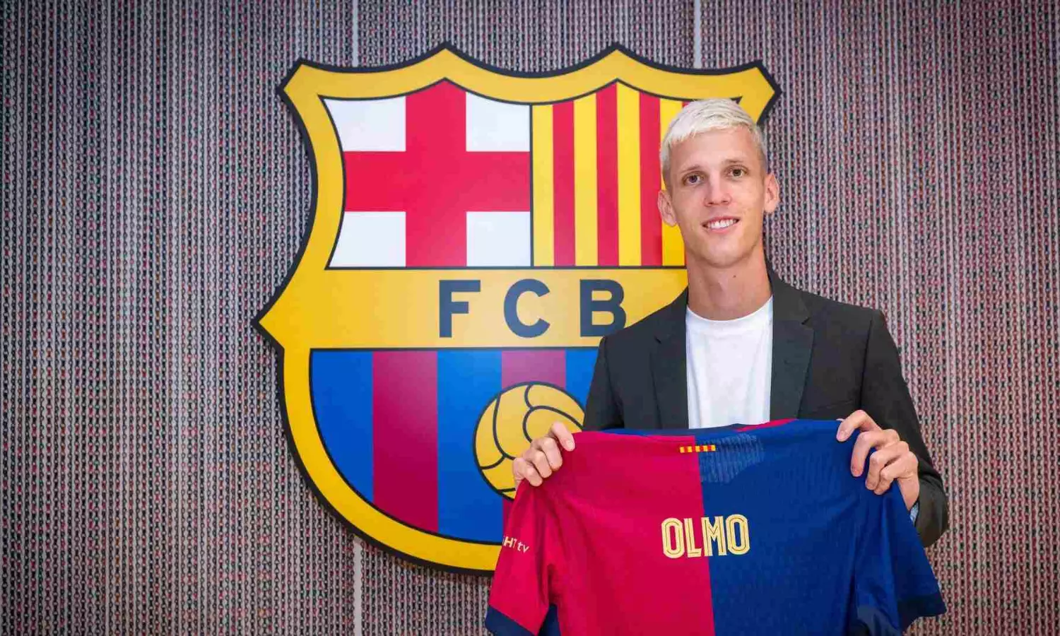 FC Barcelona signs Dani Olmo ahead of new season
