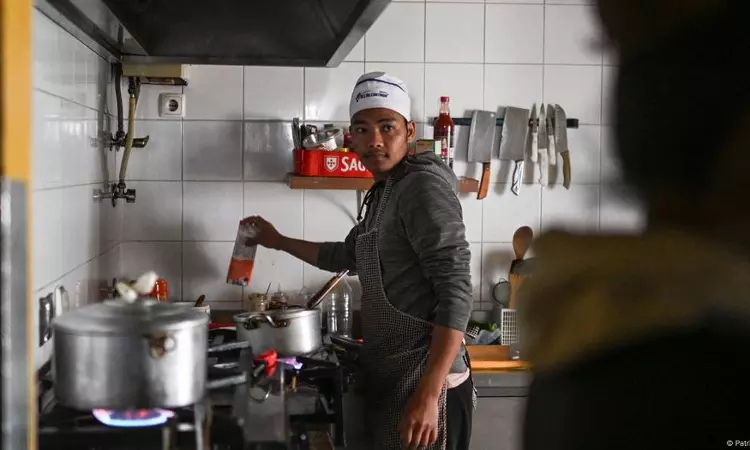 Why are Nepalese shunning Gulf and Asia to work in the EU? Why are Nepalese shunning Gulf and Asia to work in the EU?