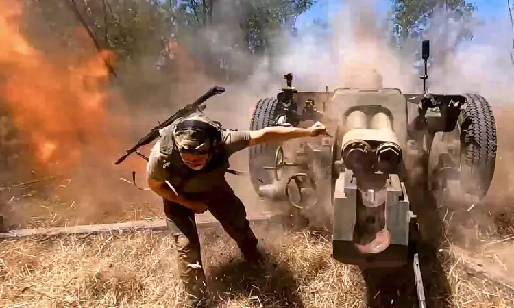 Moscow and Kyiv exchange attacks as Ukraine marks independence anniversary