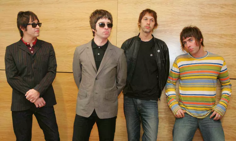 Oasis reunites for tour and ends a 15-year hiatus during Gallagher brothers’ feud Oasis reunites for tour and ends a 15-year hiatus during Gallagher brothers’ feud