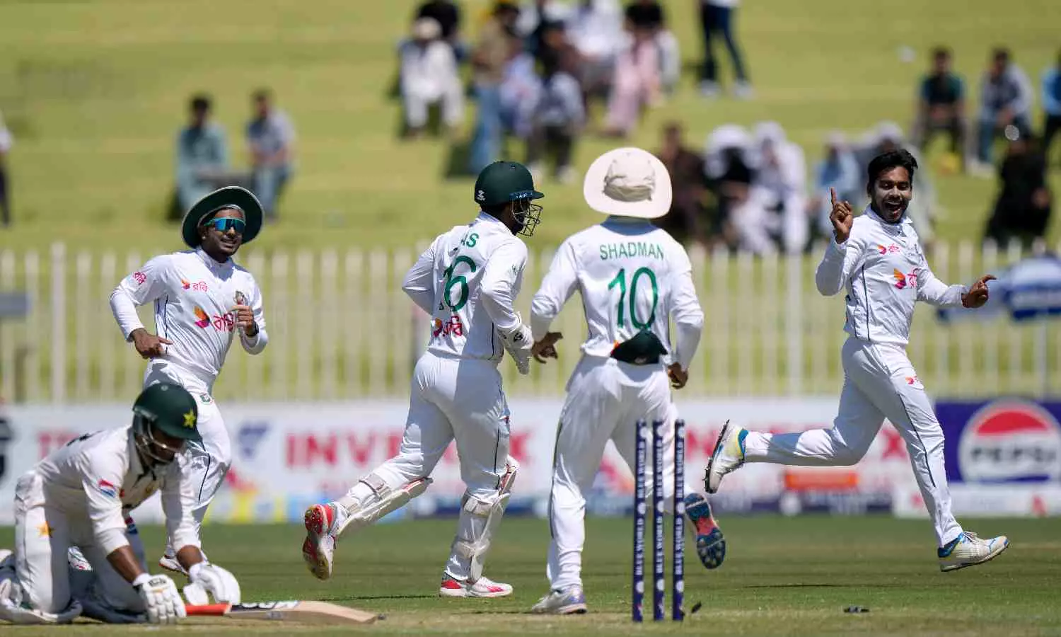 Mehidy bags 5-wicket haul against Pakistan in 2nd Test