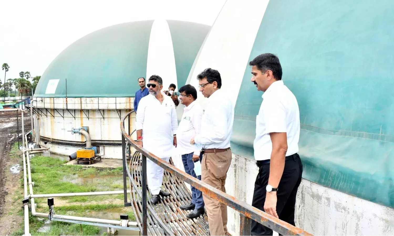 DK Shivakumar visits bio-CNG plant in Chennai DK Shivakumar visits bio-CNG plant in Chennai
