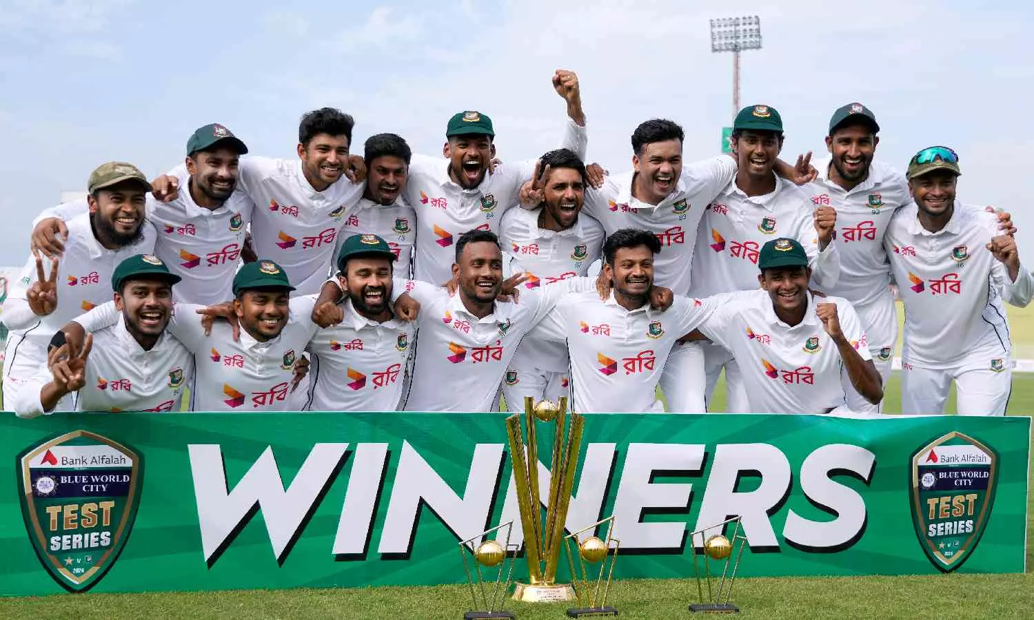 Bangladesh thumps Pakistan to complete historic clean sweep Bangladesh thumps Pakistan to complete historic clean sweep