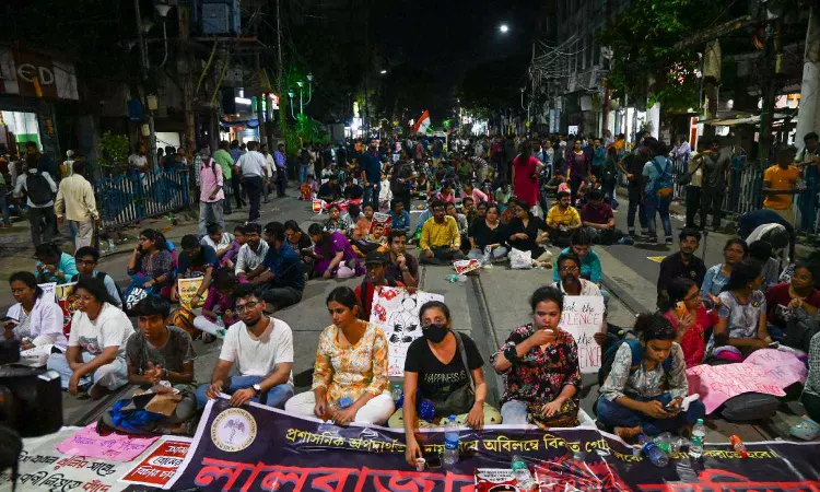 Police remove barricades, allow junior doctors to proceed to Bentinck street