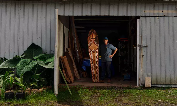Telling Hawaii’s stories, one hand-carved surfboard at a time Telling Hawaii’s stories, one hand-carved surfboard at a time