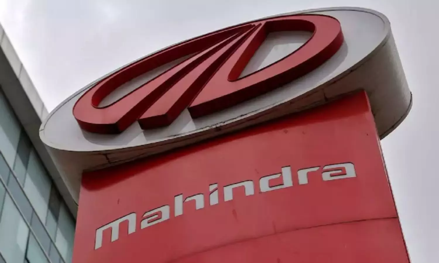 Mahindra & Mahindra buys 59 pc stake in SML Isuzu for Rs 555 crore Mahindra & Mahindra buys 59 pc stake in SML Isuzu for Rs 555 crore