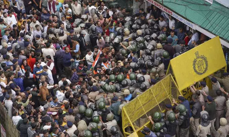 Shimla mosque dispute: Protesters break barricades, clash with police, 10 injured