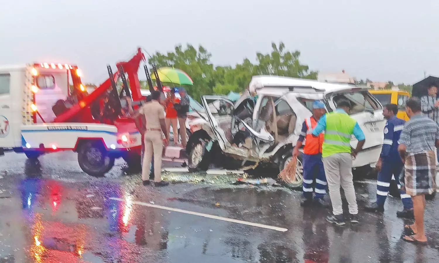 Editor and proprietor of Tamil daily killed in accident near Kovilpatti Editor and proprietor of Tamil daily killed in accident near Kovilpatti