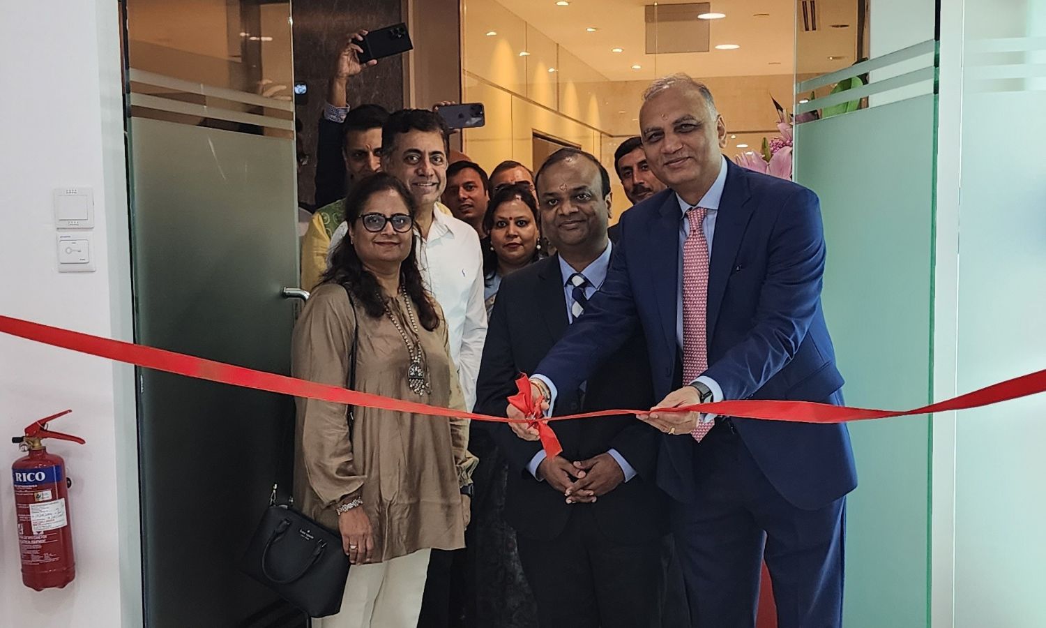 HDFC Bank inaugurates first branch in Singapore